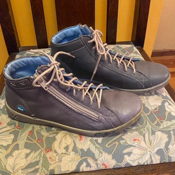 Cloud Aika Leather High-top Sneaker - Picture 3 of 9